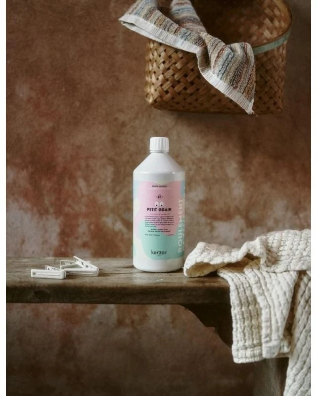 Kerzon Laundry Soap Petit Grain Audinių skalbiklis, 1000 ml