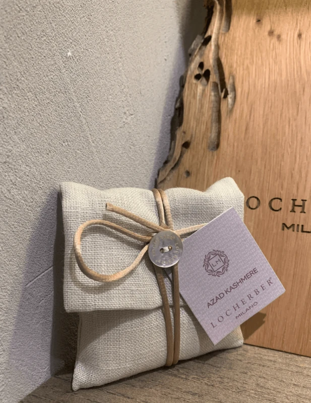 Locherber Milano Azad Kashmere kvapas į spintą