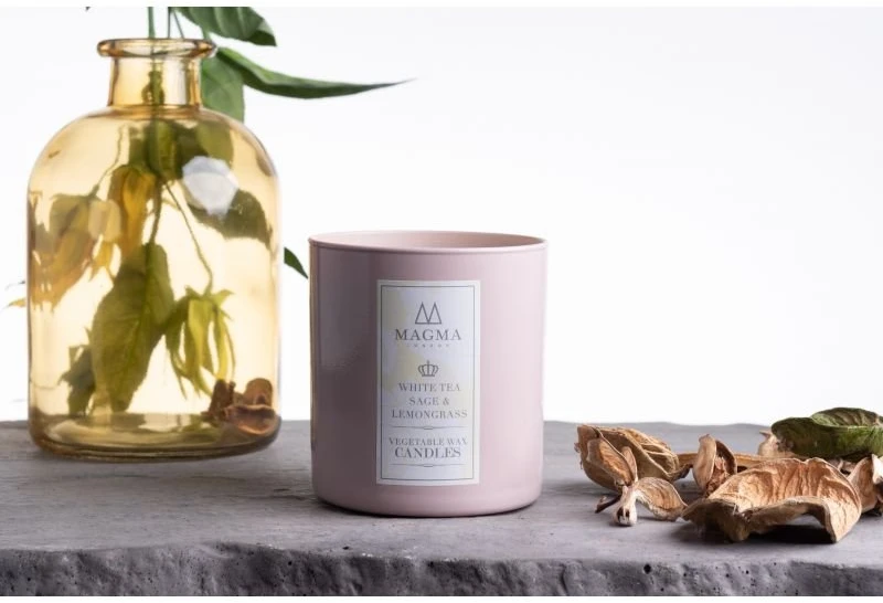 Magma London Poppy & Baltas Blossom natūralaus sojų vaško žvakė 380 ml / 750 g