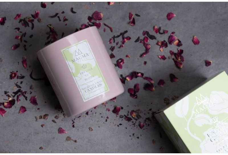 Magma London Poppy & Baltas Blossom natūralaus sojų vaško žvakė 380 ml / 750 g