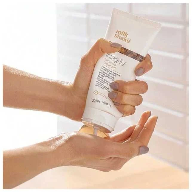Milk_Shake Integrity Intensive Treatment Intensyviai maitinanti plaukų kaukė, 200 ml