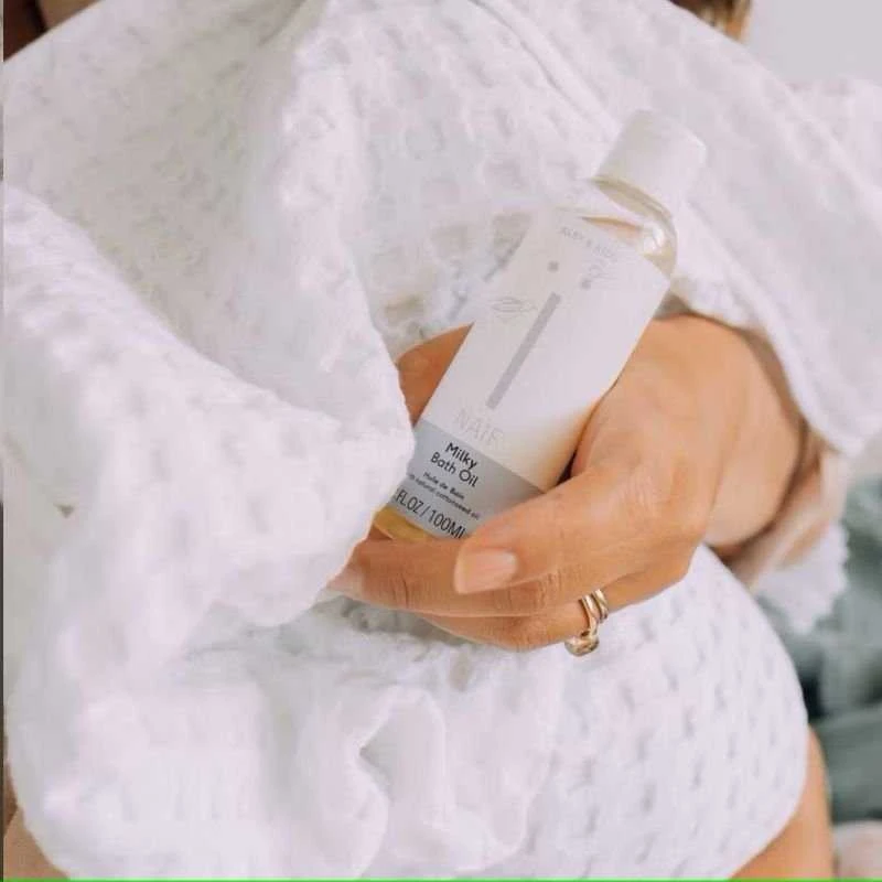 Naif Natural Skincare Naïf Baby & Kids Care aliejinis vonios pienelis 100 ml