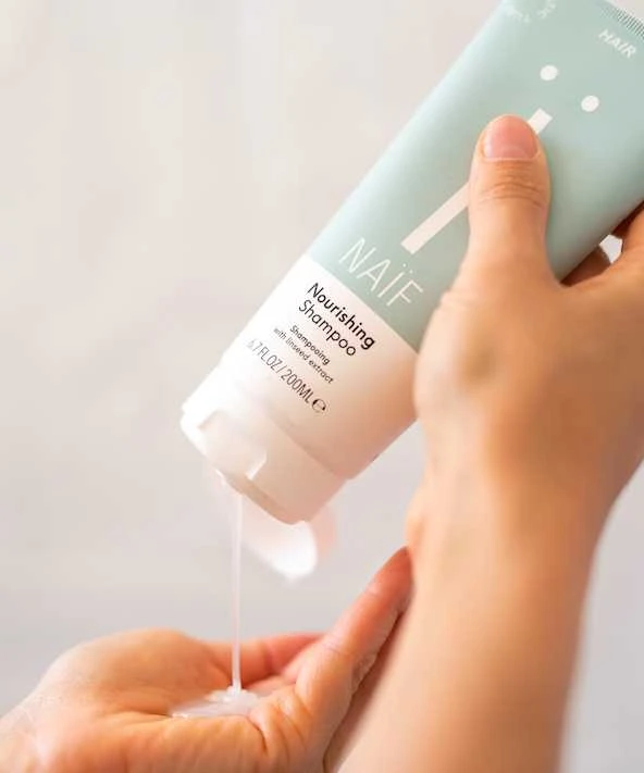 Naif Natural Skincare Naïf maitinamasis šampūnas 200 ml