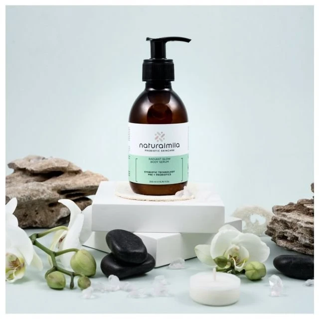 Naturalmila Probiotic Skincare Naturalmila švytėjimo suteikiantis probiotinis kūno serumas 200 ml