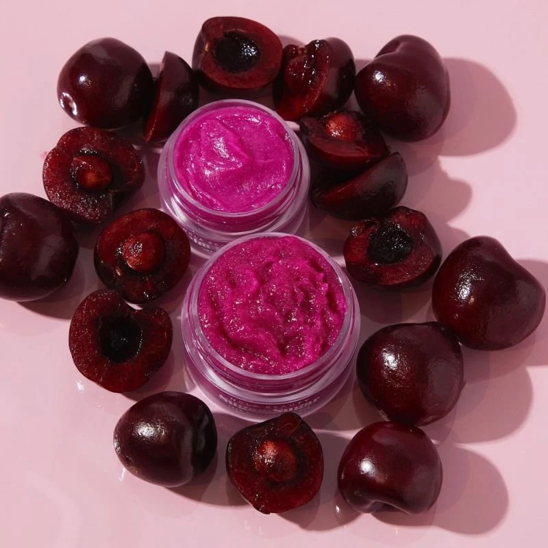 Ncla Beauty NCLA Sugar Sugar Juodas Cherry lūpų šveitiklis 15 ml