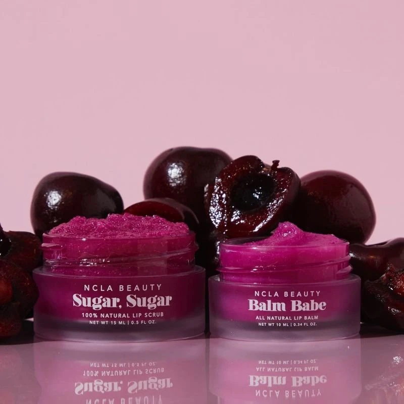 Ncla Beauty NCLA Sugar Sugar Juodas Cherry lūpų šveitiklis 15 ml