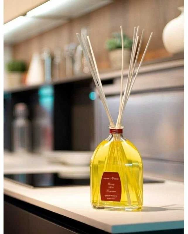 Officina Delle Essenze Legno Di Rosa namų kvapas su lazdelėmis 250 ml