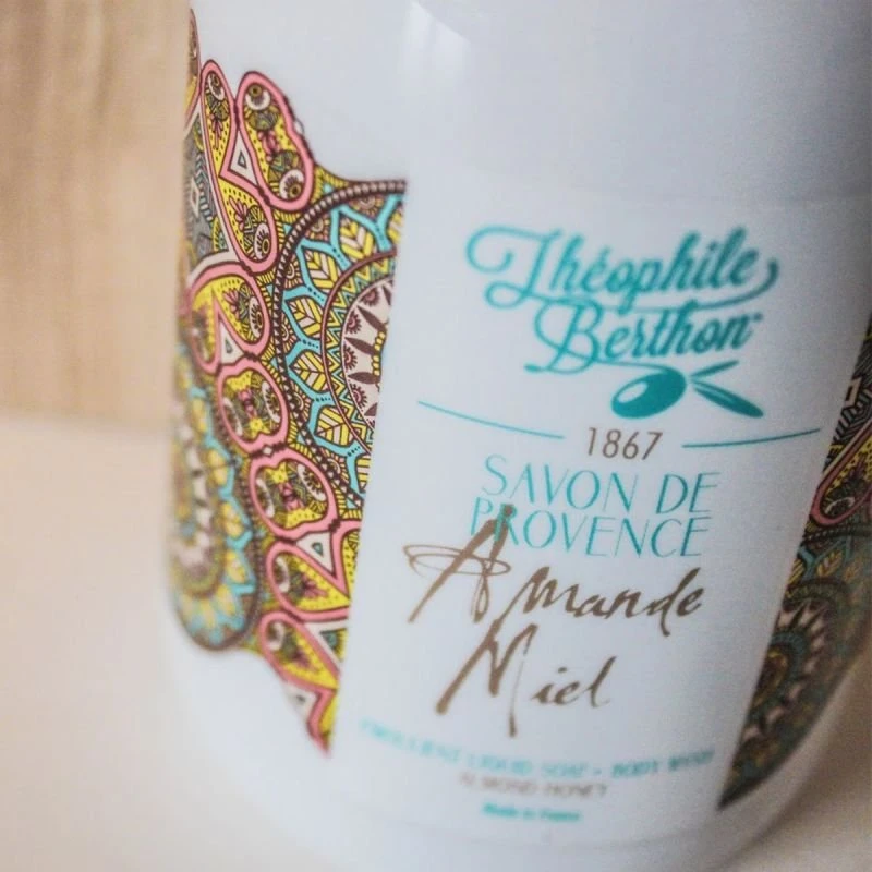 Theophile Berthon Almond Honey dušo želė 500 ml
