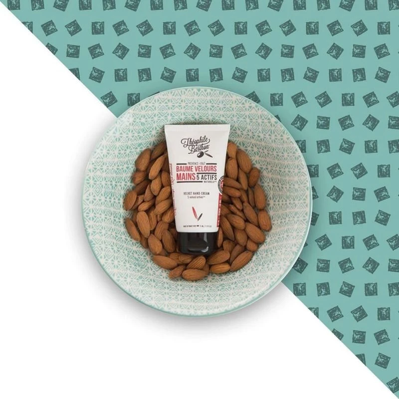 Theophile Berthon Raudona Almond rankų kremas 75 ml