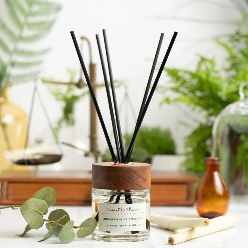Drėkintuvas Vanilla Blanc Fresh Linen & Bois Précieux difuzorius su 100 ml papildymu