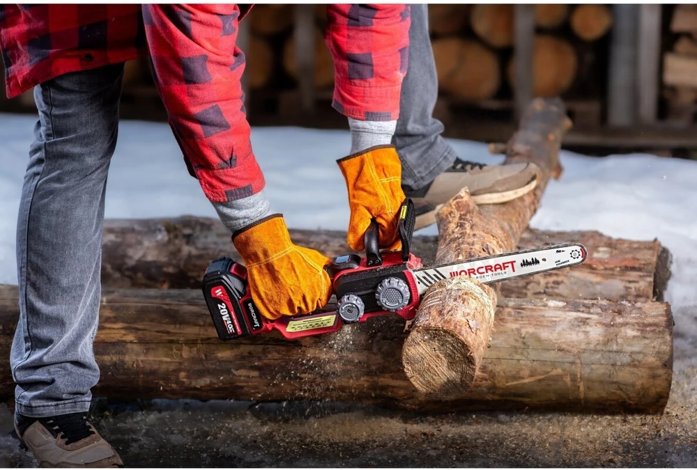 Akumuliatorinis grandininis pjūklas WORCRAFT 20V LI-ION