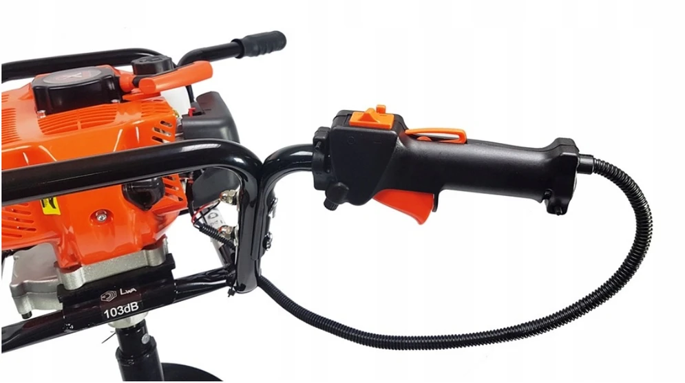 Dviejų asmenų benzininis žemės grąžtas Demon M84001, su trim grąžtais