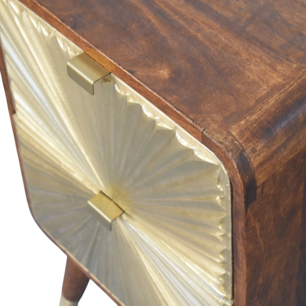 Artisan Furniture Avora mango medienos naktinis staliukas su 2 stalčiais ir žalvario dekoru, kaštono atspalvio