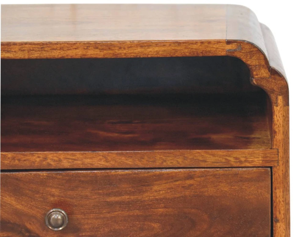Artisan Furniture Avora prie sienos montuojamas mango medienos komoda, kaštono atspalvio