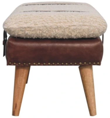 Artisan Furniture Bouclé audinio ir raudonmedžio spalvos odos suoliukas