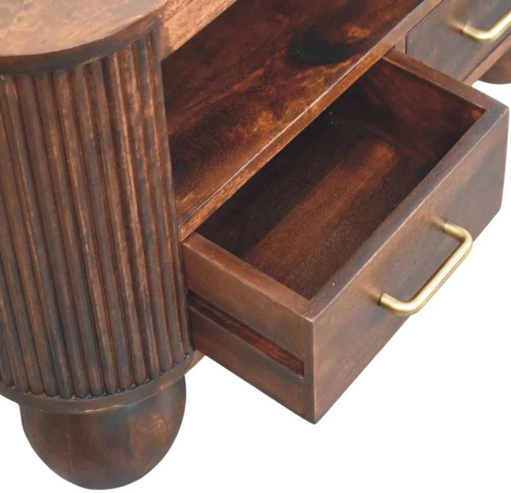 Artisan Furniture Kavos staliukas su rutulio formos kojelėmis