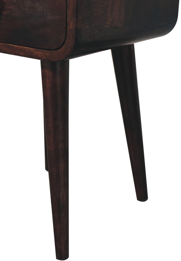 Artisan Furniture Kompaktiškas lenktas mango medienos naktinis staliukas su lentyna, Kalifornijos riešutmedžio atspalvio