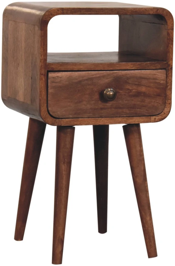 Artisan Furniture Kompaktiškas lenktas mango medienos naktinis staliukas su lentyna, medaus karamelės atspalvio