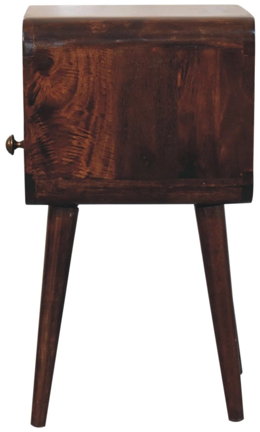 Artisan Furniture Kompaktiškas lenktas mango medienos naktinis staliukas su lentyna, Kalifornijos riešutmedžio atspalvio