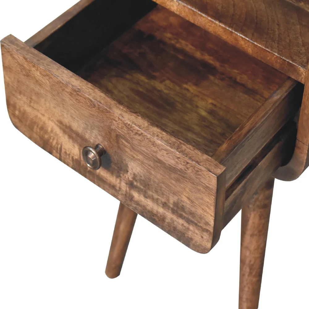 Artisan Furniture Kompaktiškas mango medienos naktinis staliukas su stalčiumi ir lentyna, pilkos apdailos