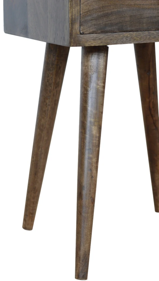 Artisan Furniture Kompaktiškas mango medienos naktinis staliukas su stalčiumi ir lentyna, pilkos apdailos