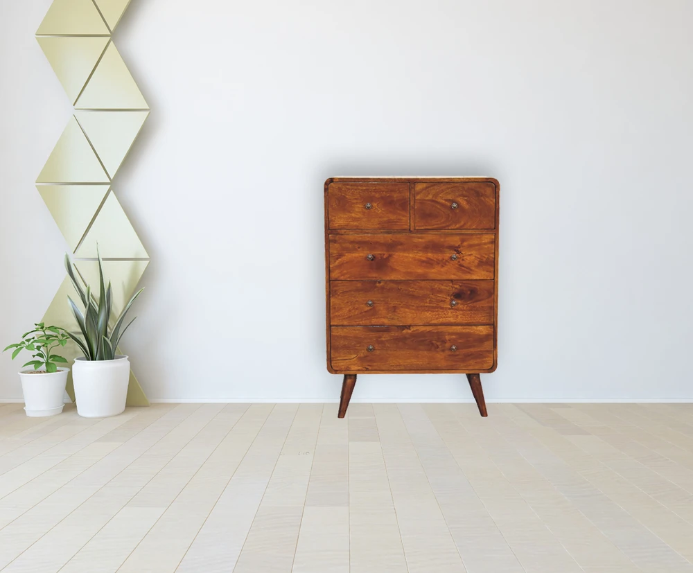 Artisan Furniture Lenktas, riešutmedžio atspalvio komoda su 2 viršutiniais ir 3 apatiniais stalčiais