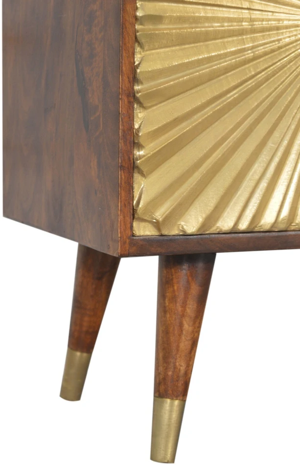 Artisan Furniture Manila Gold mango medienos komoda su žalvario spalvos detalėmis