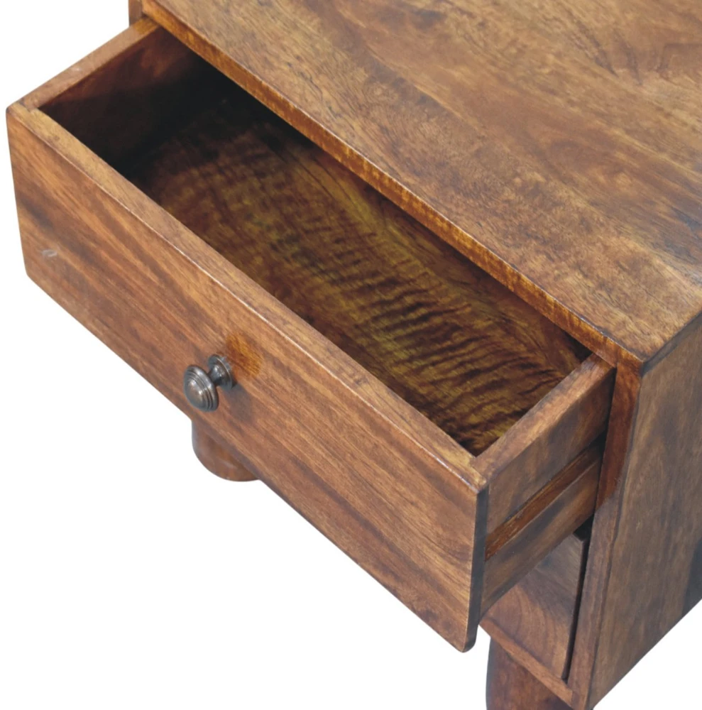 Artisan Furniture Tula mango medienos naktinis staliukas su 2 stalčiais, kaštono atspalvio