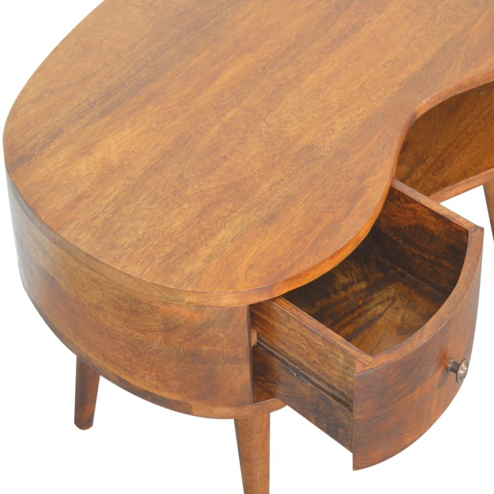 Artisan Furniture Wave mango medienos kavos staliukas su stalčiumi ir lentyna, kaštono atspalvio