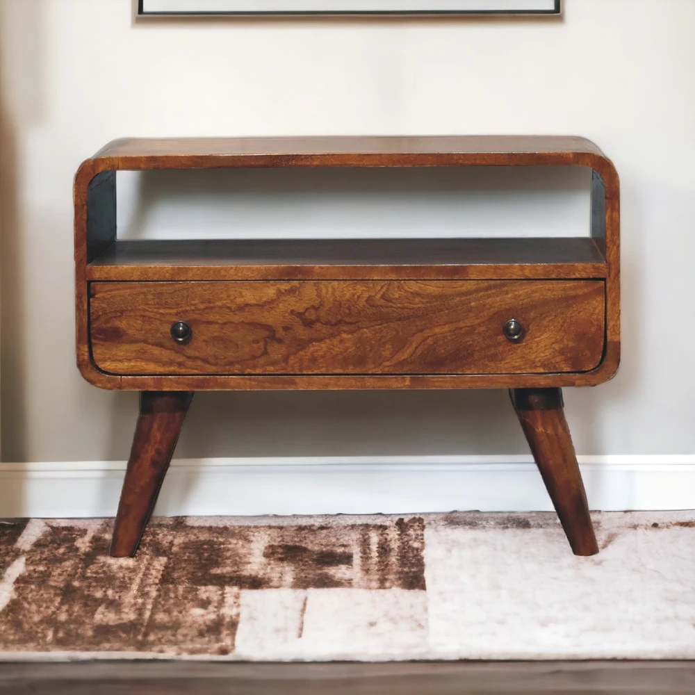 TV staliukas Artisan Furniture Lenkta mini TV spintelė, riešutmedžio atspalvio