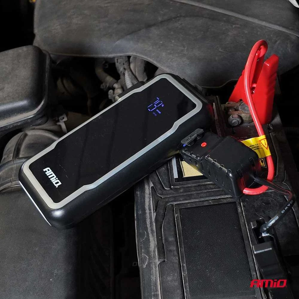 AMIO užvedimo įrenginys jungiamas prie automobilio akumuliatoriaus