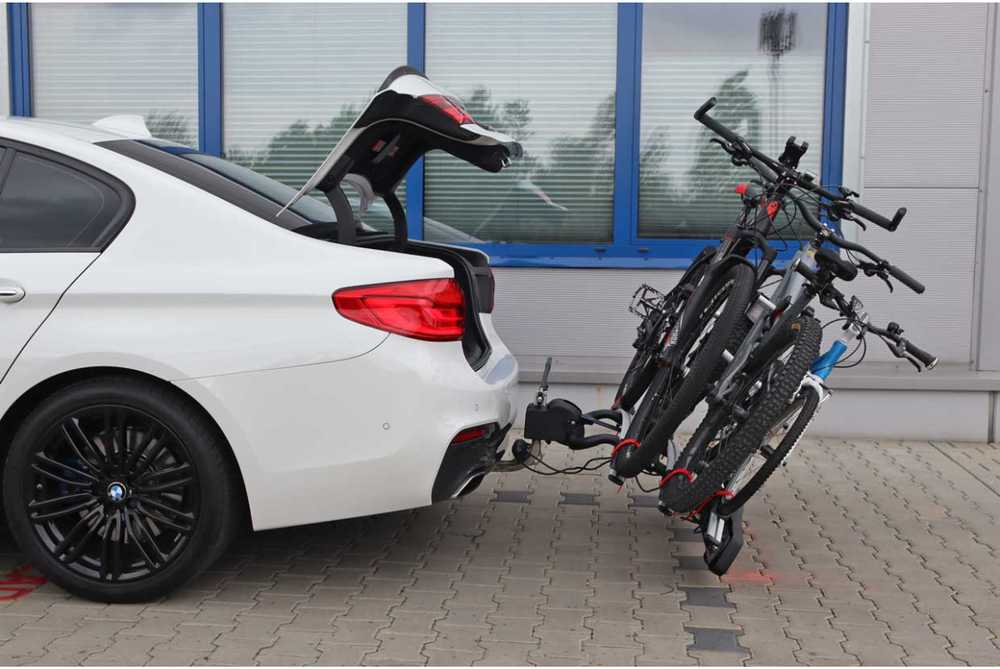 Amio Automobilinis dviračių laikiklis ant kablio, 3 dviračiams TBC-01/3