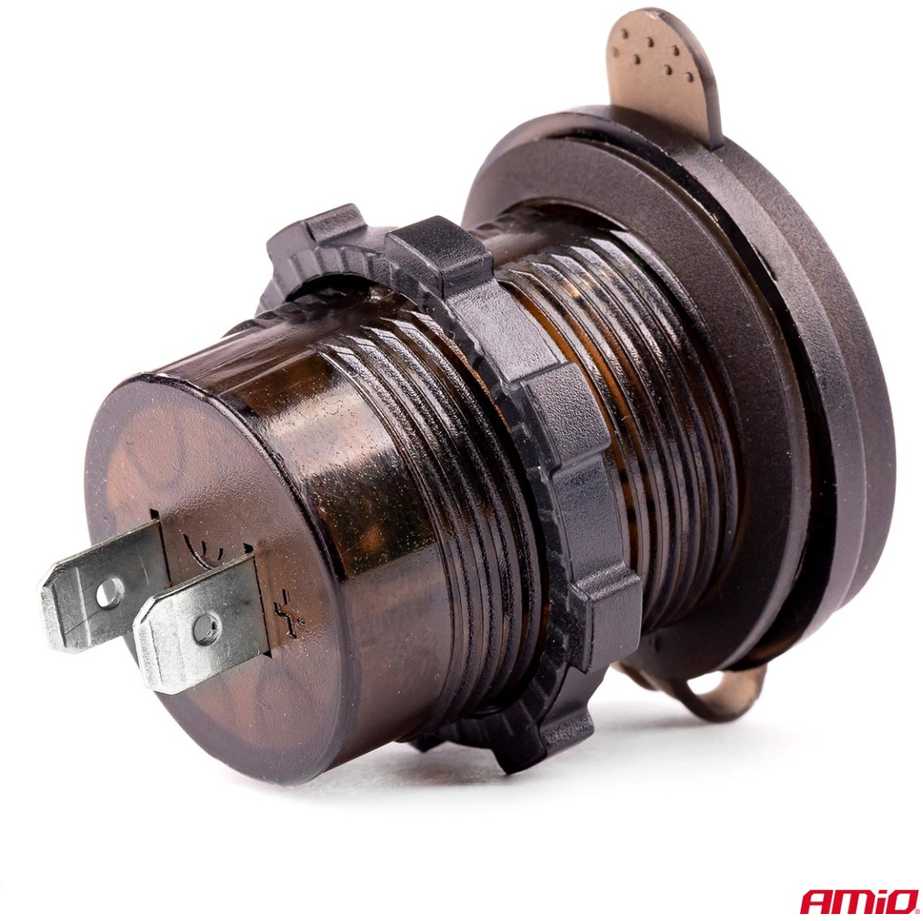 Amio Vandeniui atsparus telefono įkroviklis su skaitmeniniu voltmetru USB + USB C 12/24V MOD-07