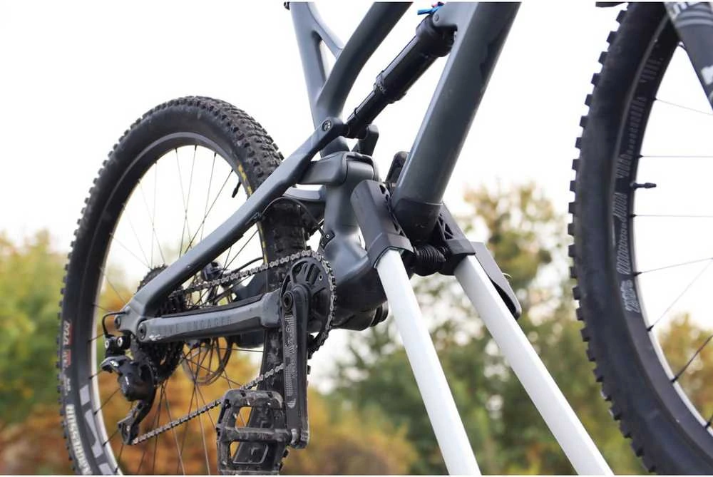 Automobilinis dviračių laikiklis ant stogo, aliuminis RBR-02 AMiO-02589
