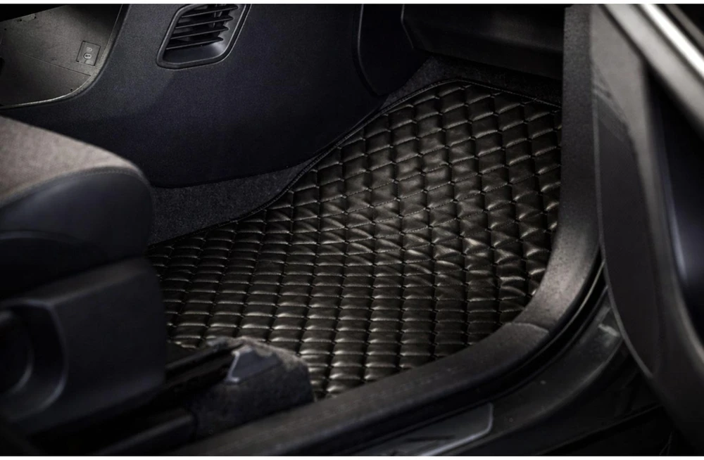 Eko odos kilimėliai QuiltyMats Ford Galaxy / S-Max 2006-2012 m. (Juoda / juodos siūlės)