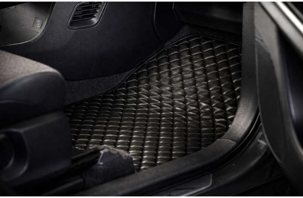 Eko odos kilimėliai QuiltyMats OPEL ZAFIRA LIFE 2019-2024m. (I ir II eilė) (Juoda / juodos siūlės)