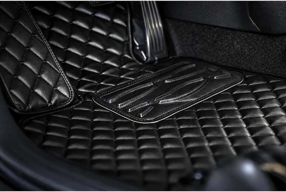 Eko odos kilimėliai QuiltyMats OPEL ZAFIRA LIFE 2019-2024m. (I ir II eilė) (Juoda / juodos siūlės)