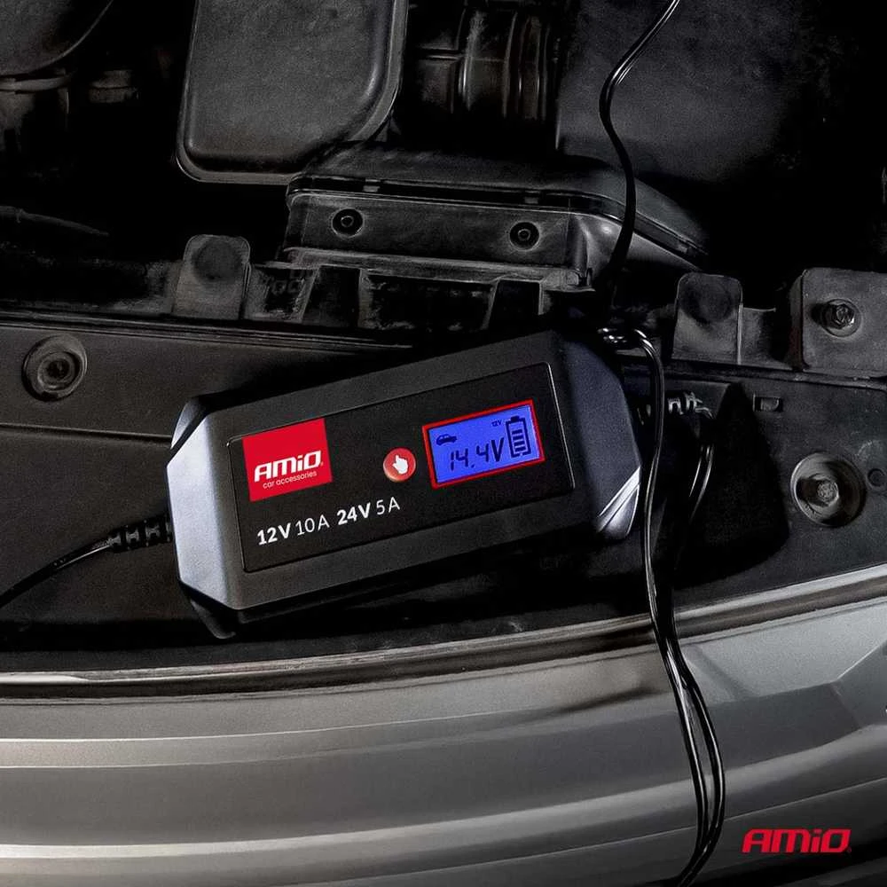 Įjungtas AMIO automobilių akumuliatorių įkroviklis