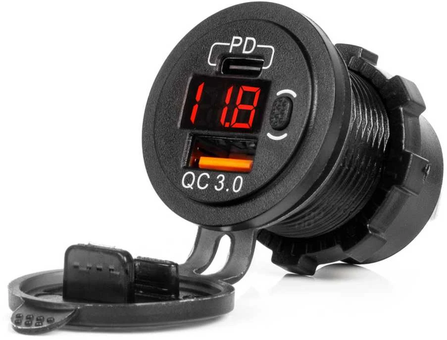 Vandeniui atsparus telefono įkroviklis su skaitmeniniu voltmetru ir raudonu LED indikatoriumi, USB + USB-C QC3.0 12/24V AMIO-04222