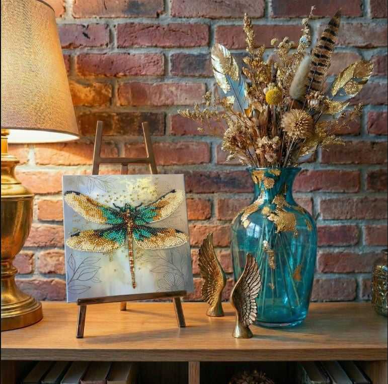 Abris Art Karoliukų siuvinėjimo rinkinys „Smaragdiniai sparnai“ 15x15 cm