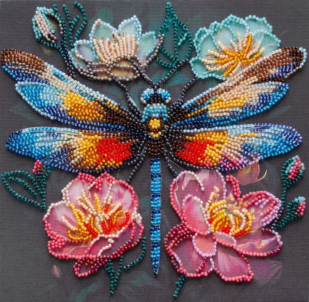 Abris Art Karoliukų siuvinėjimo rinkinys „Žėrinčiais sparnais“ 20x20 cm