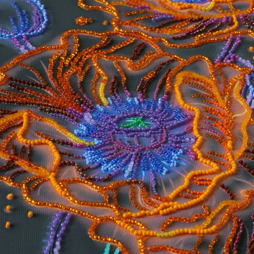 Abris Art Karoliukų siuvinėjimo rinkinys „Neoninės aguonos“ 26×53 cm, Preciosa karoliukai