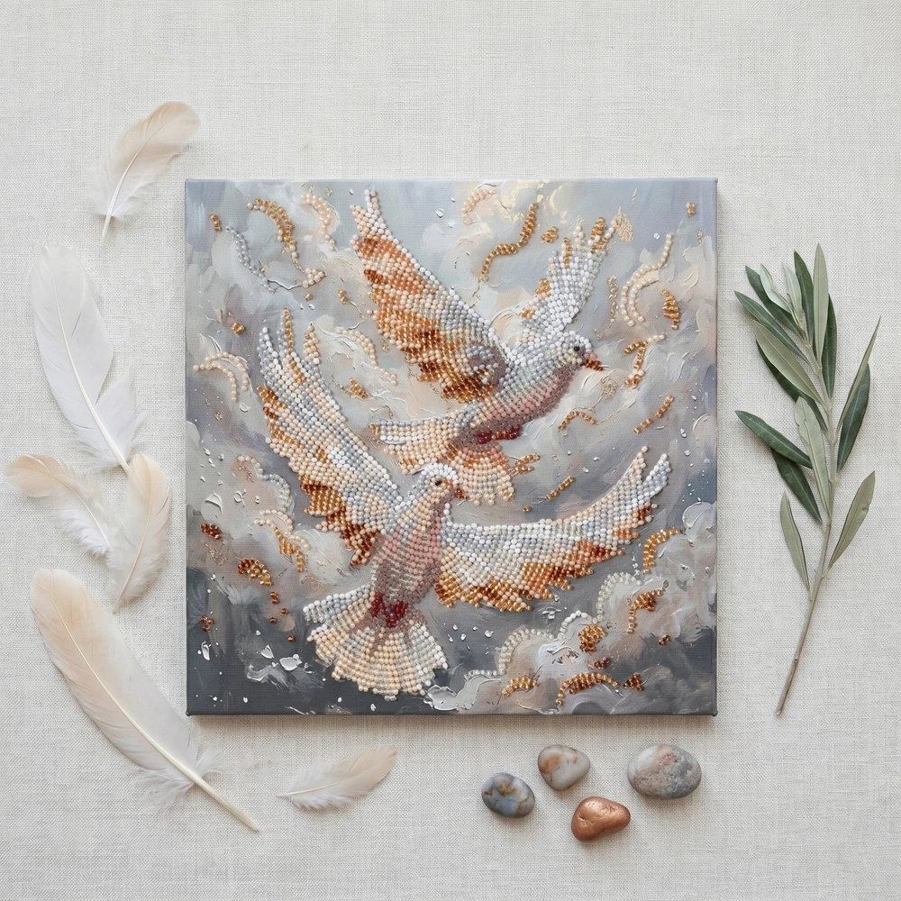 Abris Art Karoliukų siuvinėjimo rinkinys „Balandžių šokis“ 20×20 cm