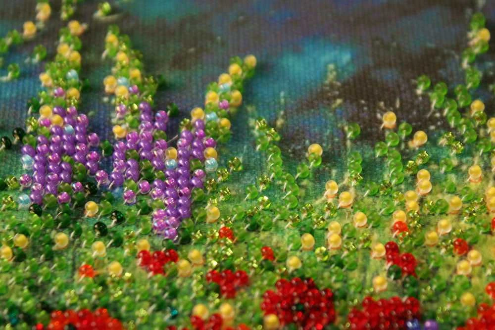 Abris Art Mini siuvinėjimo karoliukais rinkinys „Lauko pieva“, 15x15 cm