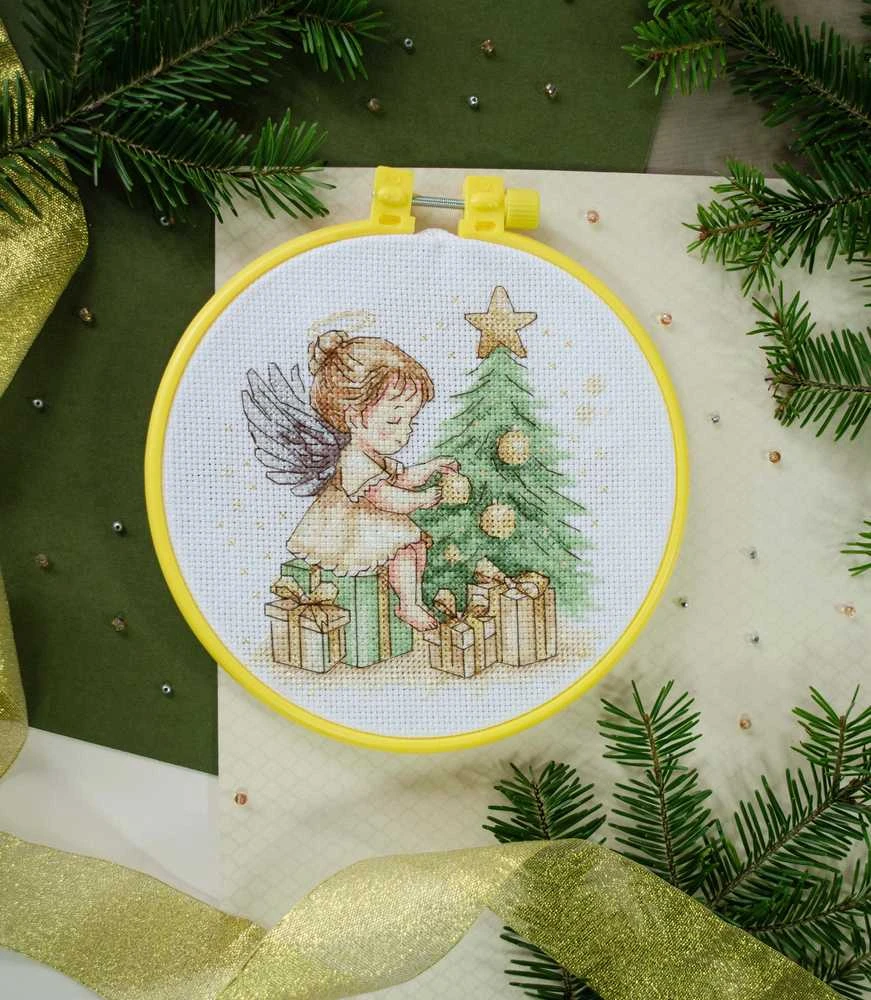 Abris Art Siuvinėjimo kryželiu rinkinys „Kalėdų angeliukas“ su lankeliu 15x15