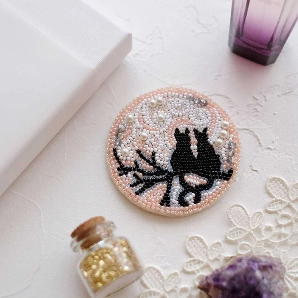 Abris Art Siuvinėjimo kryželiu rinkinys Mėnulio pasimatymas, su Preciosa, 7x7 cm