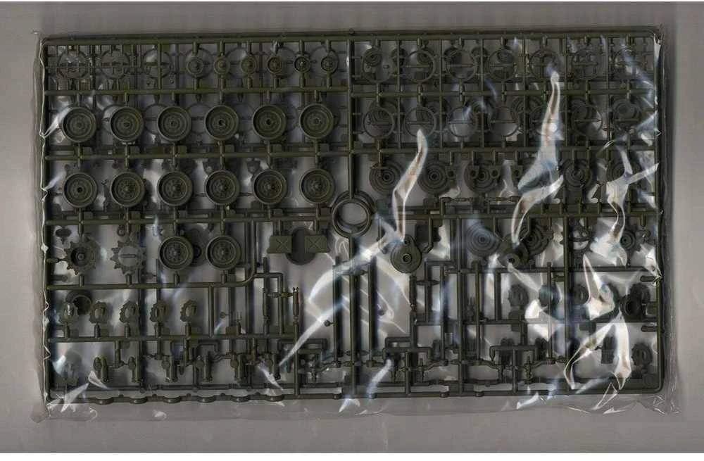 AFV Club M60A3/TTS pagrindinis kovos tankas 1/35 – plastikinis rinkinys