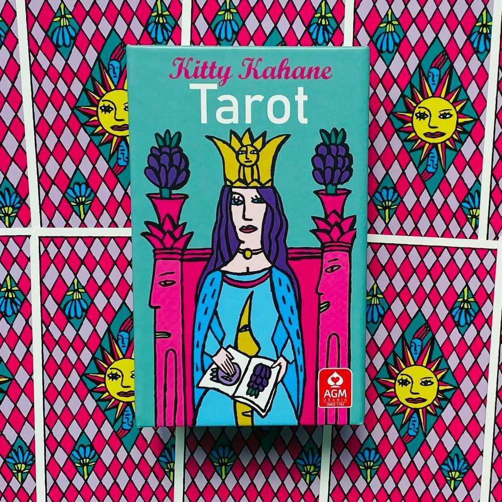 AGM Kitty Kahane New Edition Taro Kortos