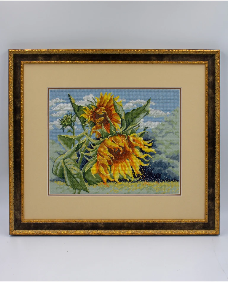 Aine Saulėgrąžos vėjyje kryželiu siuvinėjimo rinkinys, Aida 14 ct 30x24