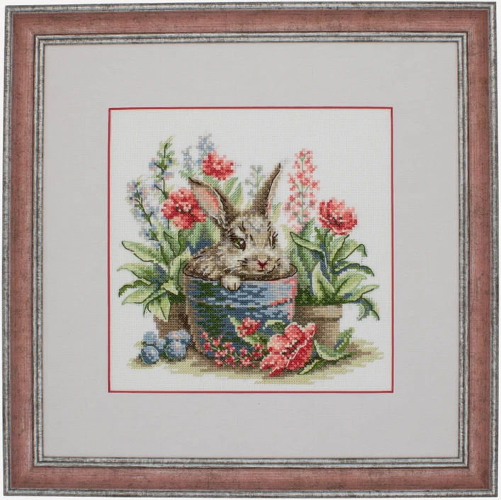 Aine Žydintis zuikis – kryželiu siuvinėjimo rinkinys su Aida 14 ct, 20x20 cm
